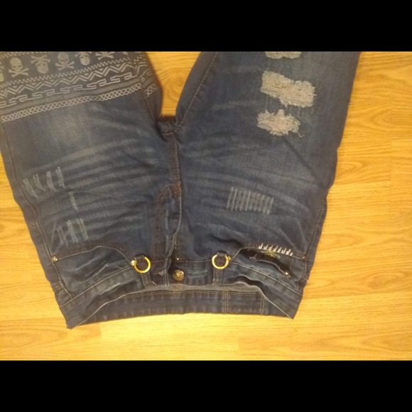 Jeans skull design - Picture 1 of 4